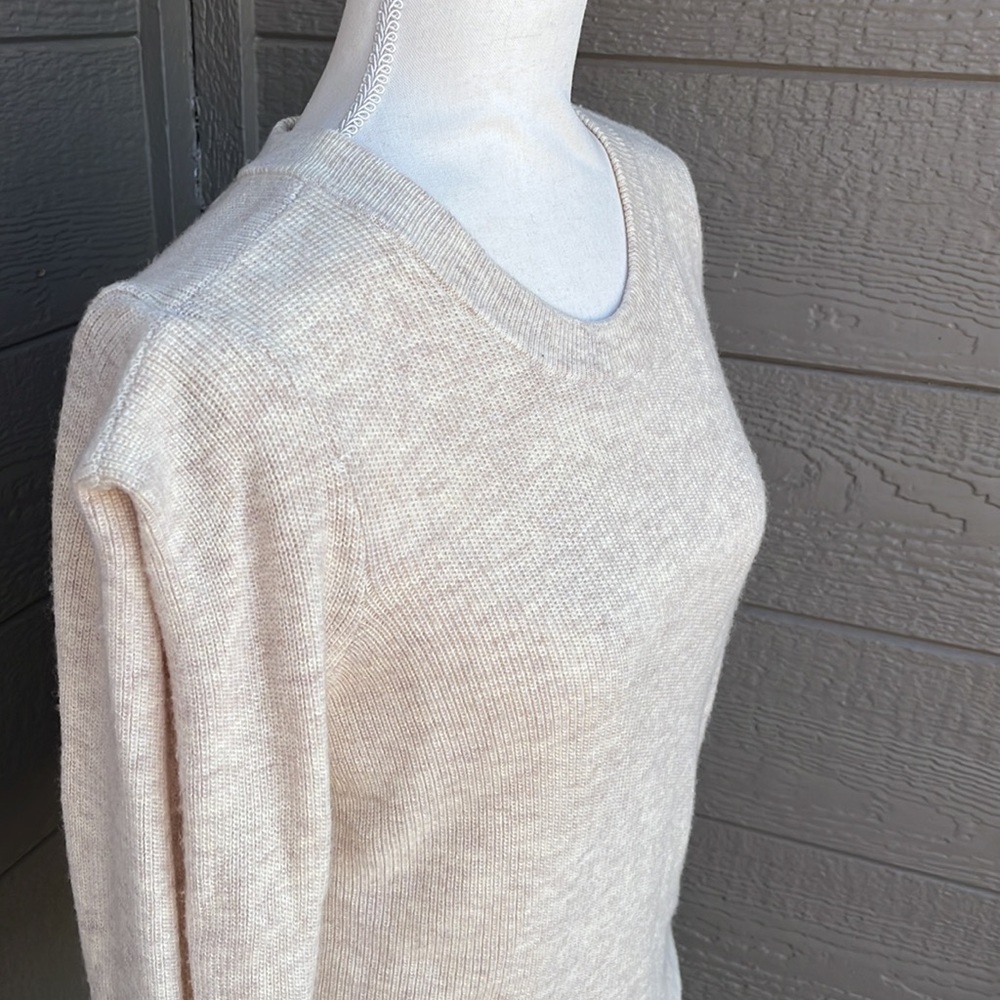 BB Dakota Cream Heathered Sweater